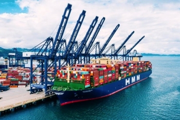 World’s Largest Containership Departs China with Record Load
